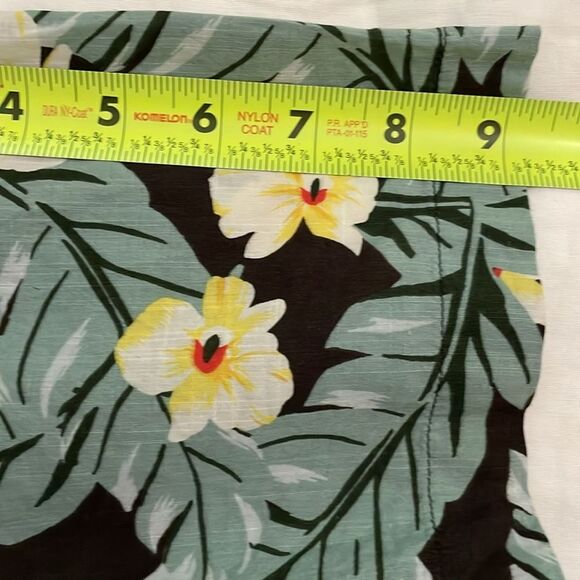 J. Crew Green and Black Hawaiian Floral Casual Button Up Shirt Mens Size Large - Picture 6 of 12